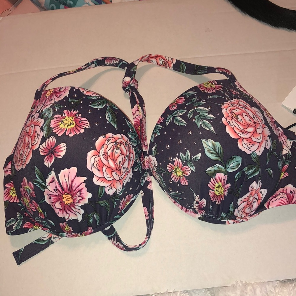 Shade and Shore Halter Top Push Up Bikini Top NWT